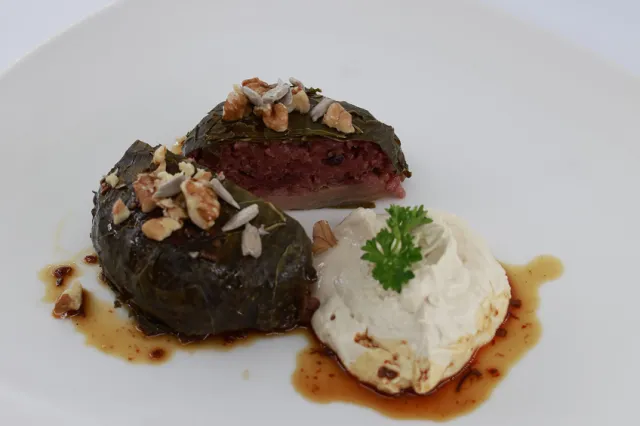 Feuilles farcies à l’artichaut (sarma)
